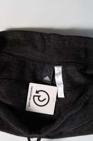 Дамски къс панталон Adidas, Размер M, Цвят Сив, Цена 19,38 лв.
