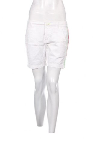 Дамски къс панталон Adidas Neo, Размер M, Цвят Бял, Цена 18,70 лв.