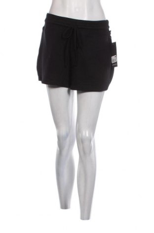 Дамски къс панталон BALLY Total Fitness, Размер M, Цвят Черен, Цена 26,95 лв.