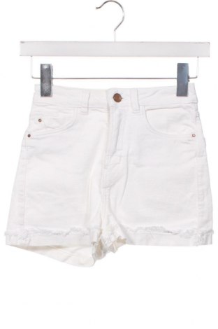 Дамски къс панталон Bershka, Размер XS, Цвят Бял, Цена 11,29 лв.