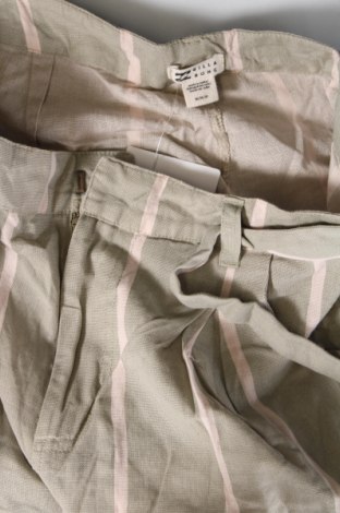 Дамски къс панталон Billabong, Размер M, Цвят Зелен, Цена 34,00 лв.