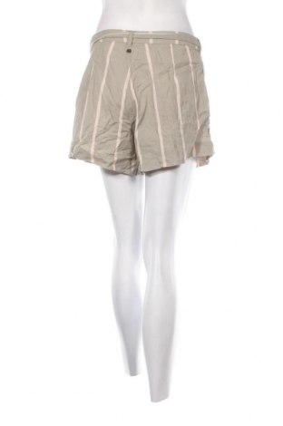 Γυναικείο κοντό παντελόνι Billabong, Μέγεθος M, Χρώμα Πράσινο, Τιμή 21,03 €
