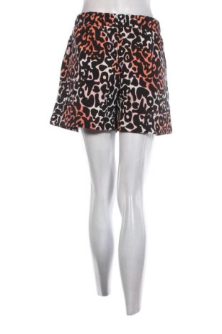 Дамски къс панталон Buffalo, Размер XL, Цвят Многоцветен, Цена 13,86 лв.