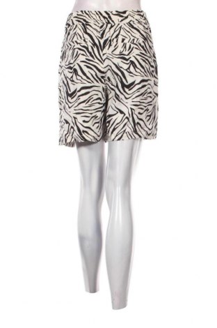 Γυναικείο κοντό παντελόνι C&A, Μέγεθος M, Χρώμα Πολύχρωμο, Τιμή 19,18 €