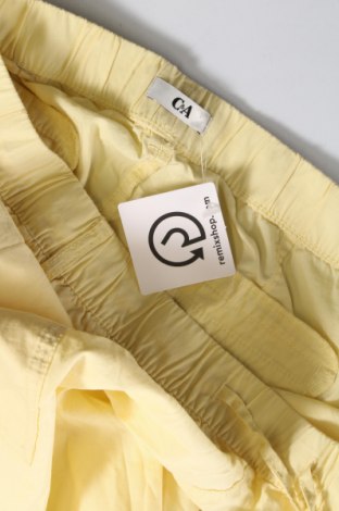 Дамски къс панталон C&A, Размер XL, Цвят Жълт, Цена 11,40 лв.