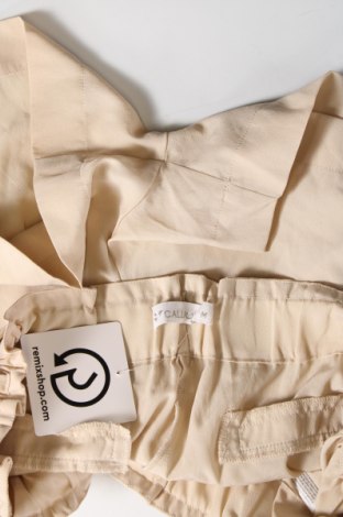 Дамски къс панталон Calliope, Размер M, Цвят Екрю, Цена 30,99 лв.