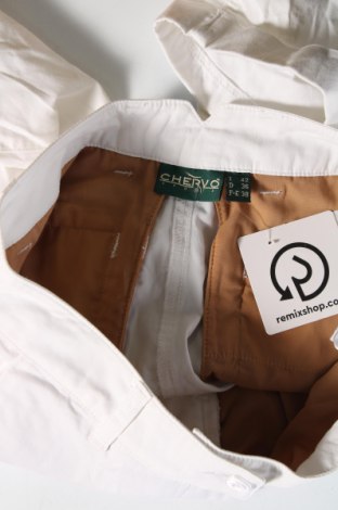 Дамски къс панталон Chervo, Размер S, Цвят Бял, Цена 18,36 лв.