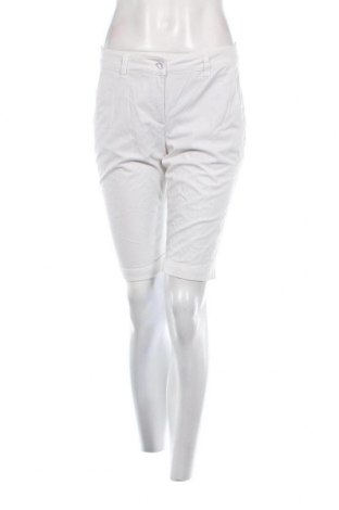 Дамски къс панталон Chervo, Размер S, Цвят Бял, Цена 17,34 лв.