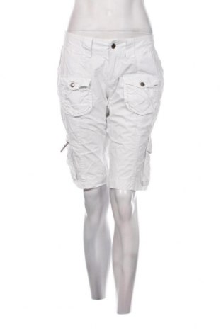 Дамски къс панталон Chicoree, Размер M, Цвят Бял, Цена 11,42 лв.