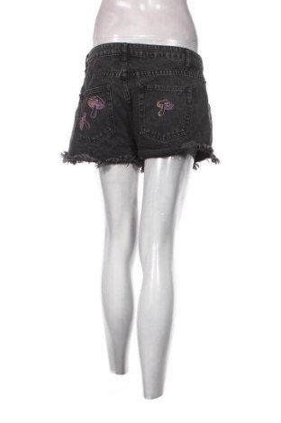 Γυναικείο κοντό παντελόνι Cropp, Μέγεθος M, Χρώμα Γκρί, Τιμή 9,37 €