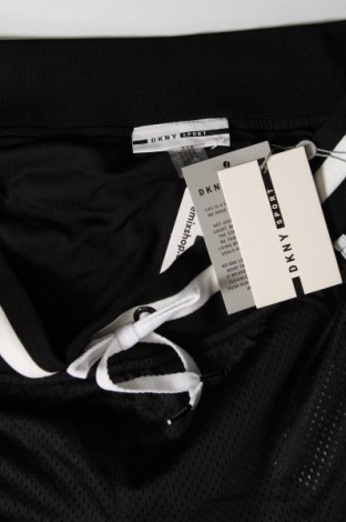 Дамски къс панталон DKNY, Размер M, Цвят Черен, Цена 78,84 лв.