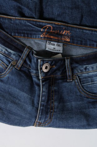 Дамски къс панталон Denim 1982, Размер S, Цвят Син, Цена 8,55 лв.