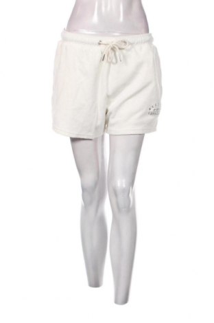 Γυναικείο κοντό παντελόνι Ellesse, Μέγεθος M, Χρώμα Λευκό, Τιμή 7,67 €