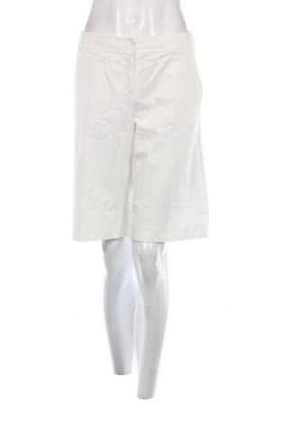 Дамски къс панталон Escada Sport, Размер M, Цвят Бял, Цена 53,40 лв.