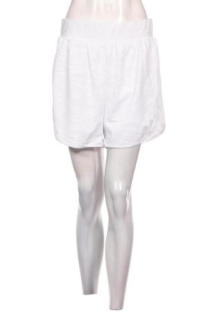 Дамски къс панталон FILA, Размер L, Цвят Бял, Цена 17,71 лв.