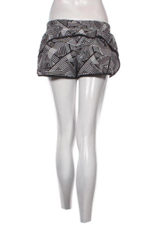 Γυναικείο κοντό παντελόνι FILA, Μέγεθος M, Χρώμα Πολύχρωμο, Τιμή 11,99 €