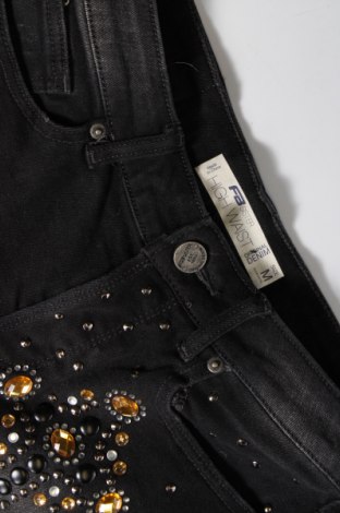 Дамски къс панталон Fb Sister, Размер M, Цвят Черен, Цена 10,26 лв.