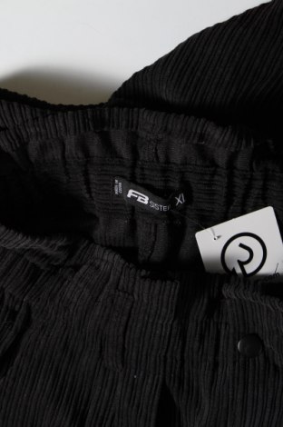 Γυναικείο κοντό παντελόνι Fb Sister, Μέγεθος XL, Χρώμα Μαύρο, Τιμή 5,17 €