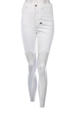 Дамски къс панталон Fb Sister, Размер S, Цвят Бял, Цена 31,00 лв.