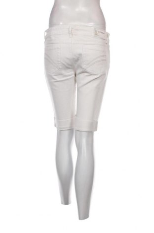 Дамски къс панталон Fishbone, Размер M, Цвят Бял, Цена 10,28 лв.