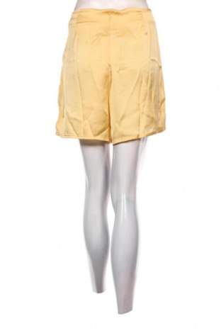 Дамски къс панталон Glamorous, Размер L, Цвят Жълт, Цена 18,48 лв.