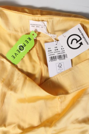 Дамски къс панталон Glamorous, Размер XL, Цвят Жълт, Цена 18,48 лв.