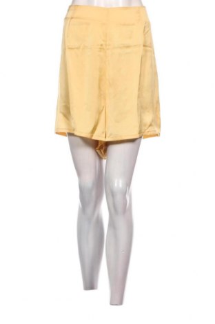 Γυναικείο κοντό παντελόνι Glamorous, Μέγεθος XL, Χρώμα Κίτρινο, Τιμή 13,89 €
