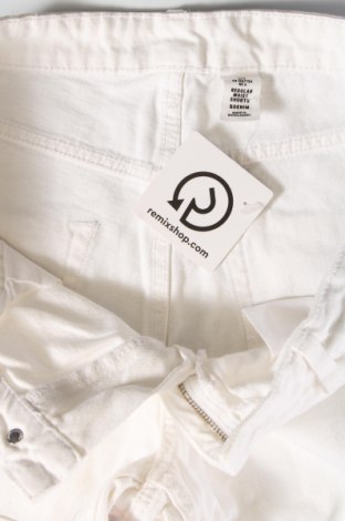 Γυναικείο κοντό παντελόνι H&M, Μέγεθος M, Χρώμα Λευκό, Τιμή 8,95 €