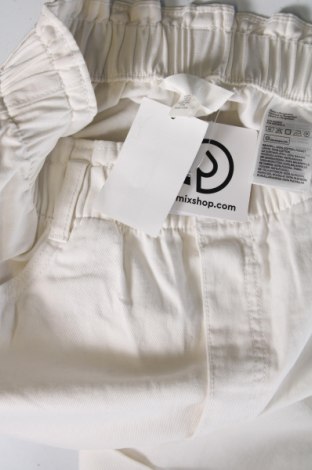 Pantaloni scurți de femei H&M, Mărime S, Culoare Alb, Preț 25,00 Lei