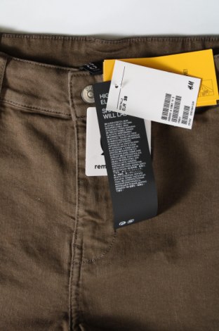 Damen Shorts H&M Divided, Größe M, Farbe Grün, Preis 8,53 €