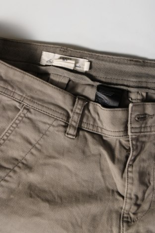 Pantaloni scurți de femei H&M L.O.G.G., Mărime M, Culoare Verde, Preț 25,63 Lei
