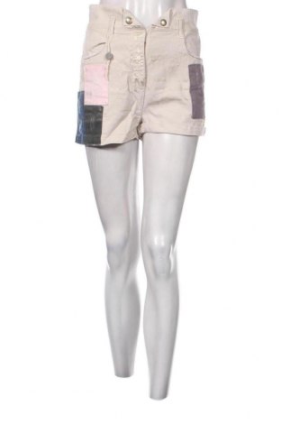 Γυναικείο κοντό παντελόνι Just Cavalli, Μέγεθος S, Χρώμα  Μπέζ, Τιμή 28,68 €