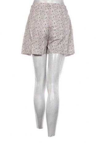 Pantaloni scurți de femei Karl Marc John, Mărime M, Culoare Multicolor, Preț 181,18 Lei