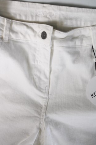 Pantaloni scurți de femei Kookai, Mărime M, Culoare Alb, Preț 179,41 Lei