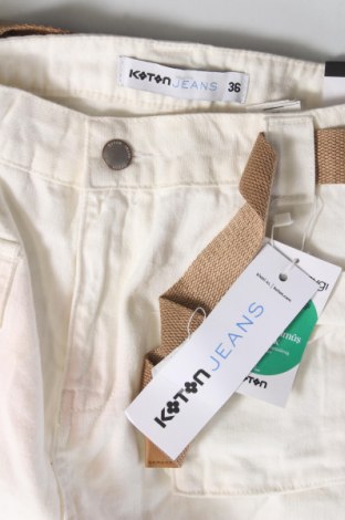 Дамски къс панталон Koton, Размер S, Цвят Бял, Цена 9,30 лв.
