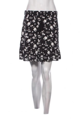 Γυναικείο κοντό παντελόνι LCW, Μέγεθος S, Χρώμα Μαύρο, Τιμή 5,25 €