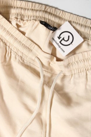 Дамски къс панталон Lefon, Размер M, Цвят Бежов, Цена 11,34 лв.