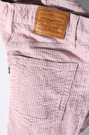 Дамски къс панталон Levi's, Размер S, Цвят Розов, Цена 27,36 лв.