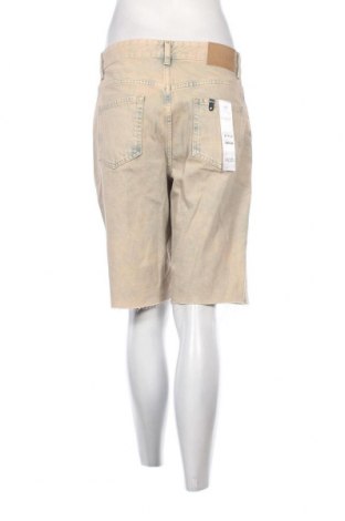 Дамски къс панталон Liu Jo, Размер M, Цвят Бежов, Цена 78,84 лв.
