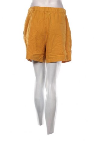 Дамски къс панталон Mango, Размер M, Цвят Жълт, Цена 20,00 лв.