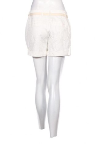 Дамски къс панталон Mango, Размер M, Цвят Бял, Цена 46,00 лв.