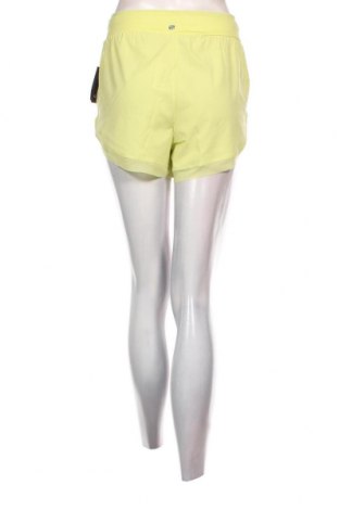 Дамски къс панталон Marika, Размер M, Цвят Жълт, Цена 15,68 лв.