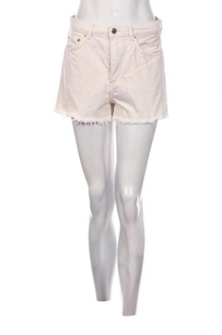 Γυναικείο κοντό παντελόνι Monki, Μέγεθος M, Χρώμα Εκρού, Τιμή 13,00 €