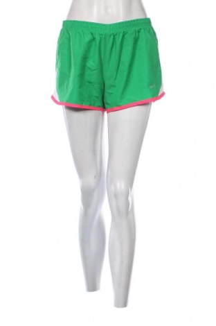 Γυναικείο κοντό παντελόνι Nike, Μέγεθος M, Χρώμα Πράσινο, Τιμή 12,62 €