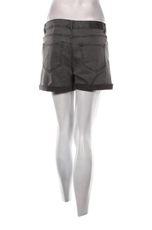 Pantaloni scurți de femei Noisy May, Mărime M, Culoare Gri, Preț 24,38 Lei
