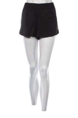 Γυναικείο κοντό παντελόνι PUMA, Μέγεθος M, Χρώμα Μαύρο, Τιμή 8,95 €
