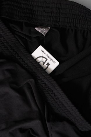 Дамски къс панталон PUMA, Размер XL, Цвят Черен, Цена 19,38 лв.