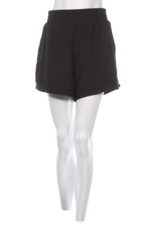 Γυναικείο κοντό παντελόνι PUMA, Μέγεθος XL, Χρώμα Μαύρο, Τιμή 11,99 €
