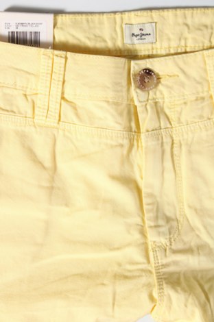 Γυναικείο κοντό παντελόνι Pepe Jeans, Μέγεθος L, Χρώμα Κίτρινο, Τιμή 30,06 €