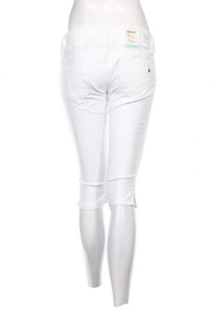 Pantaloni scurți de femei Pepe Jeans, Mărime L, Culoare Alb, Preț 191,84 Lei